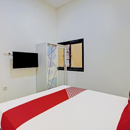 Oyo 92435 Sunlo Cozy Home Family Homestay Syariah สุราบายา ภายนอก รูปภาพ