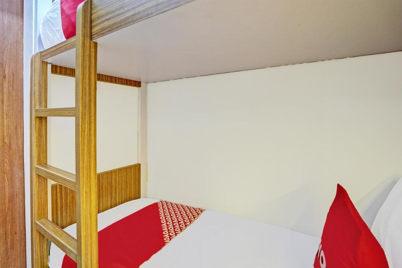 Oyo 92435 Sunlo Cozy Home Family Homestay Syariah สุราบายา ภายนอก รูปภาพ