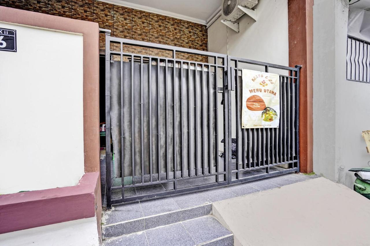 Oyo 92435 Sunlo Cozy Home Family Homestay Syariah สุราบายา ภายนอก รูปภาพ