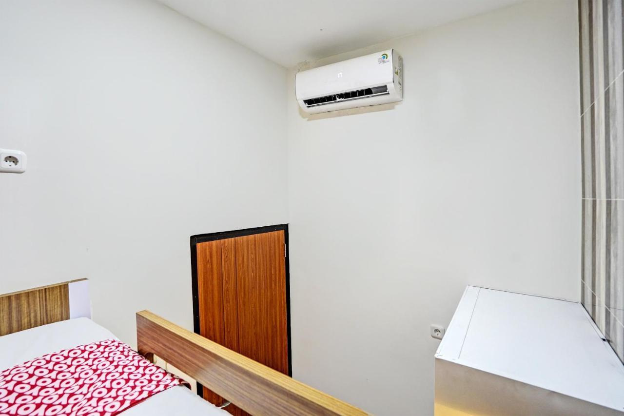 Oyo 92435 Sunlo Cozy Home Family Homestay Syariah สุราบายา ภายนอก รูปภาพ