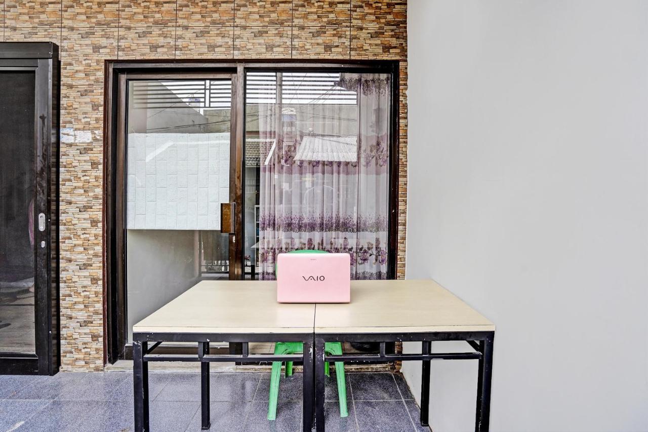 Oyo 92435 Sunlo Cozy Home Family Homestay Syariah สุราบายา ภายนอก รูปภาพ