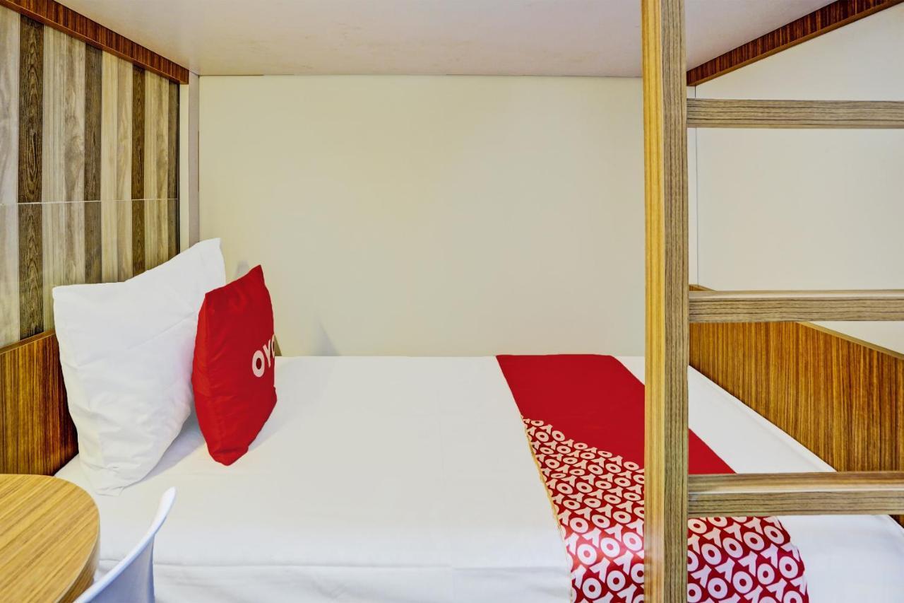 Oyo 92435 Sunlo Cozy Home Family Homestay Syariah สุราบายา ภายนอก รูปภาพ